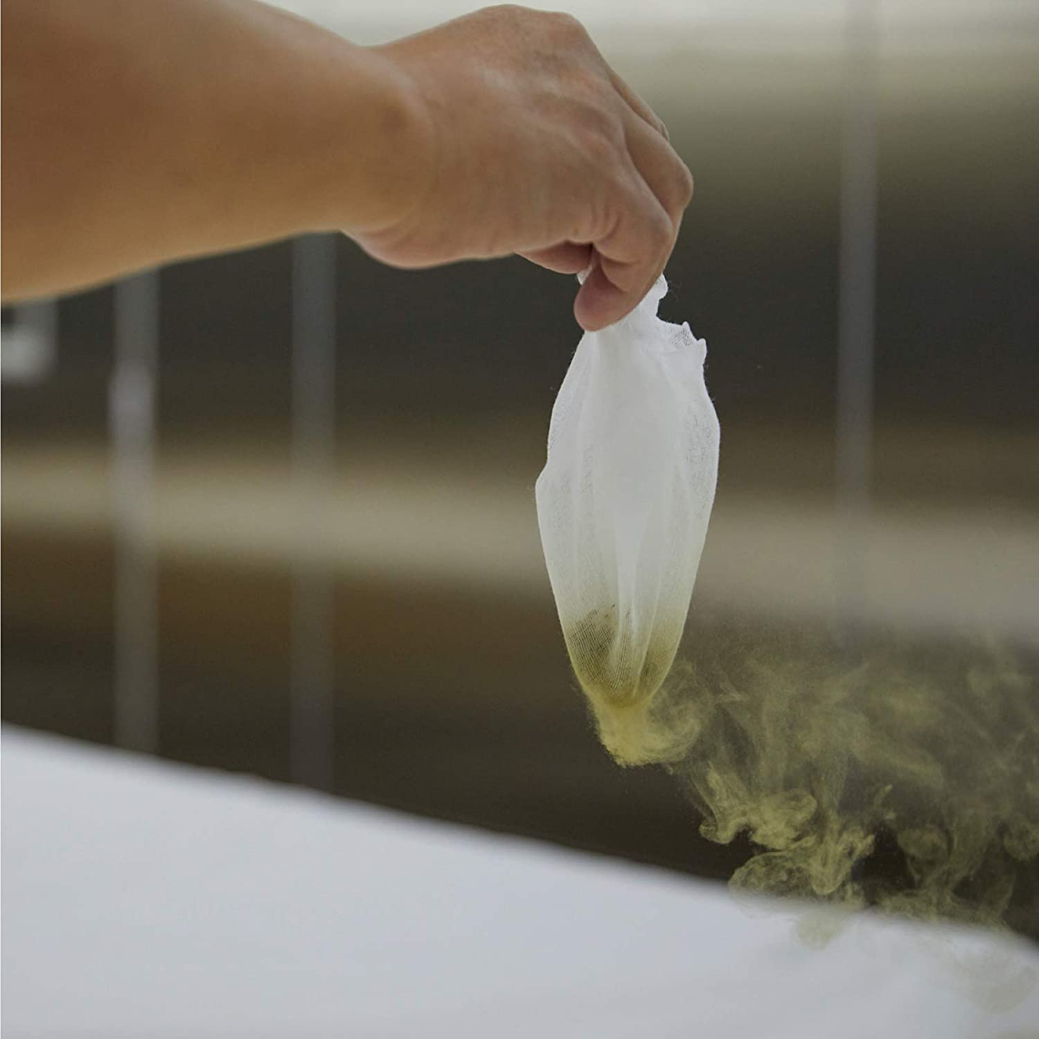 하카이상 니고리슈 720ml<br><small>八海山 発泡にごり酒</small>